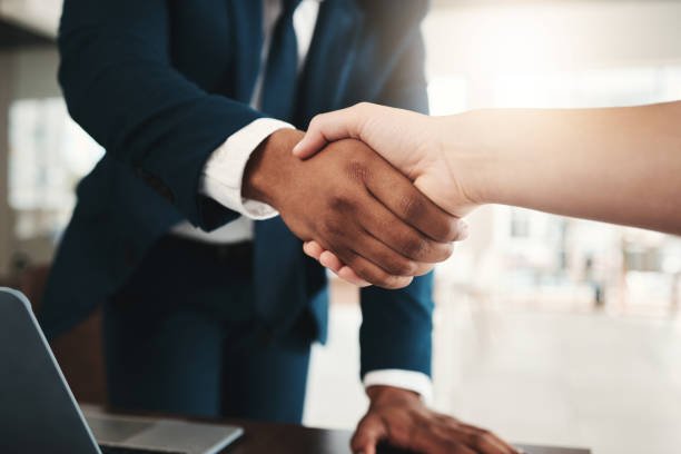 shake hands